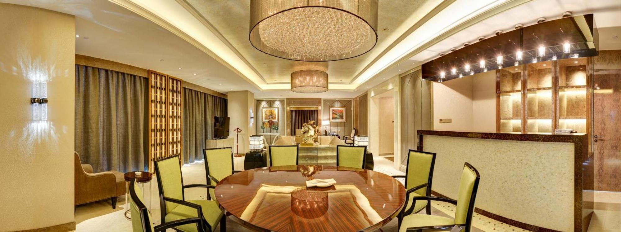 Ramada Plaza Liuzhou Liudong Hotel Buitenkant foto