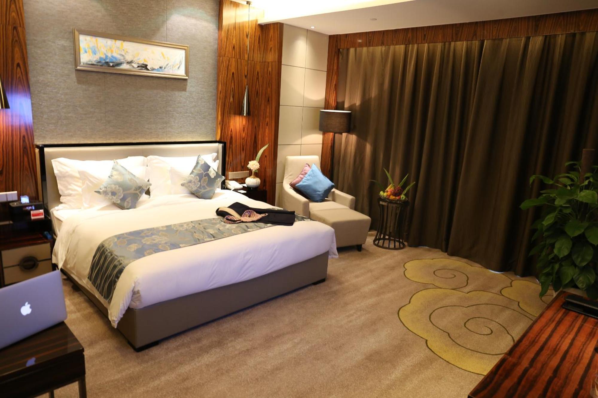 Ramada Plaza Liuzhou Liudong Hotel Buitenkant foto