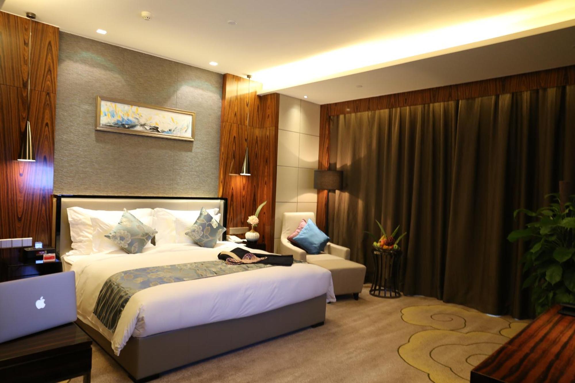 Ramada Plaza Liuzhou Liudong Hotel Buitenkant foto