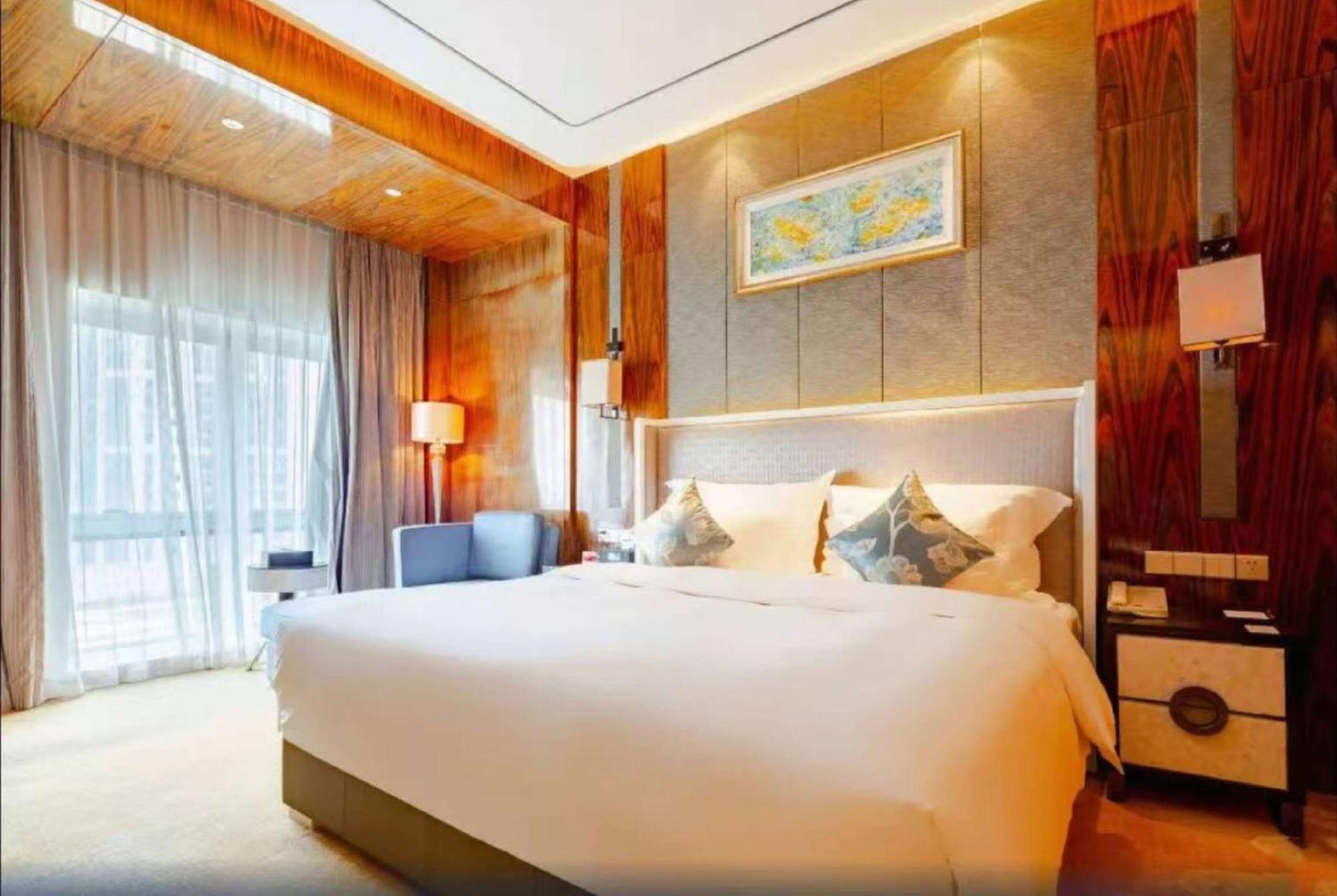 Ramada Plaza Liuzhou Liudong Hotel Buitenkant foto